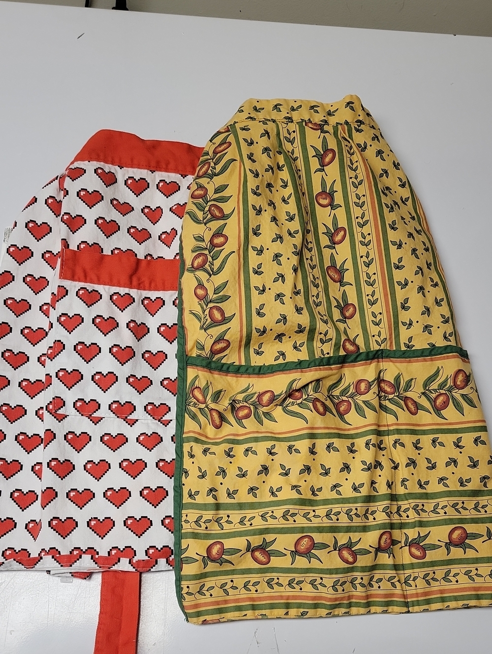 Bundle Of 2 Waist Aprons Imperfect As Is 8-bit Hearts Vintage Peaches